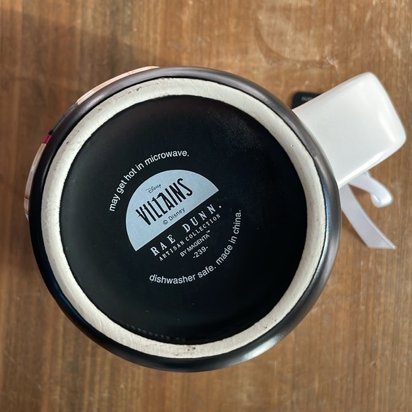 Disney Villians X Rae Dunn CRUELLA DeVille “Incredibly Fabulous” Mug (14) - Picture 7 of 7